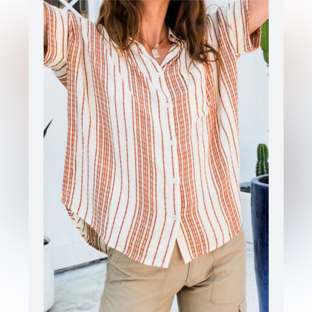 Carley Jean En Creme Button-Up Blouse Size Small - Picture 2 of 9